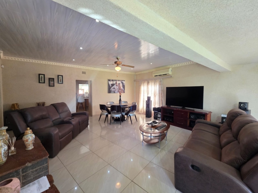 3 Bedroom Property for Sale in Verwoerdpark Northern Cape